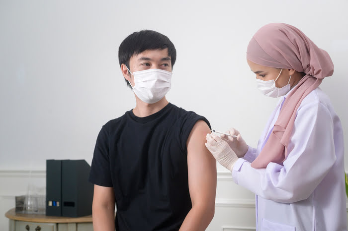 suntik vaksin meningitis untuk umroh sebelum keberangkatan