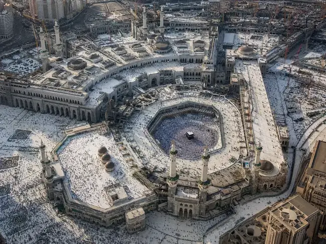 foto aerial masjidil haram dan kakbah dari udara